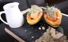 How to prepare a papaya salad with cashew brittle